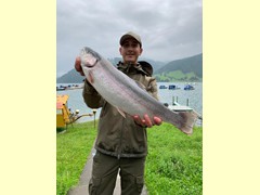 Regenbogenforelle 57 cm
gefangen am 17.07.2021