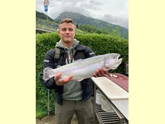 Regenbogenforelle 57 cm
gefangen am 06.08.2021