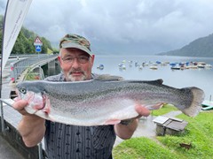 Regenbogenforelle 60 cm
gefangen am 30.08.2021